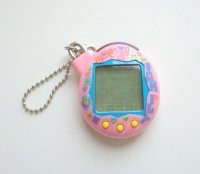 Bandai Famitama Tamagotchi + plus Familiy virtual giga pet Pink 