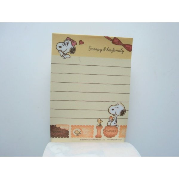 Photo2: Peanuts Snoopy Mini Memo Pad Cookies Biscuits Brand New (2)