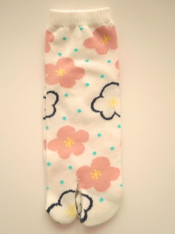 Photo1: Japanese Geta Split-toe Tabi Socks Ume Pattern Kimono Yukata White (1)